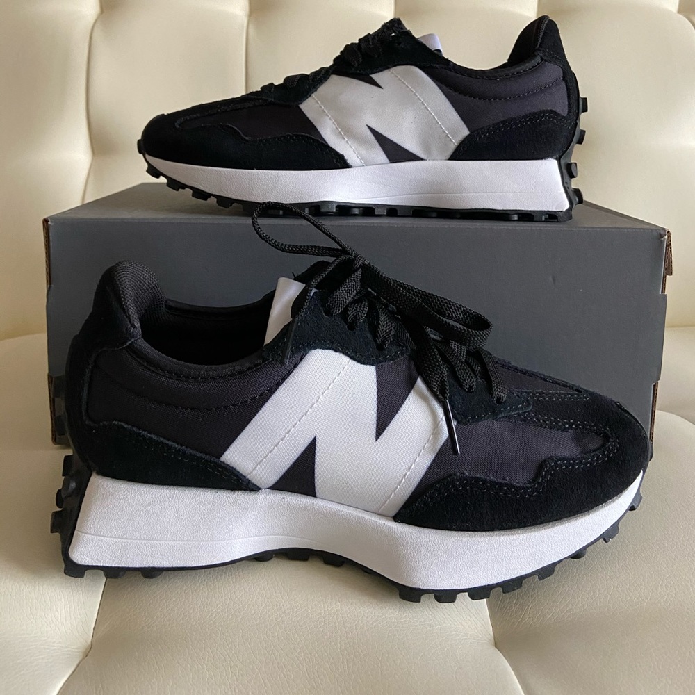 New Balance 327 Black White